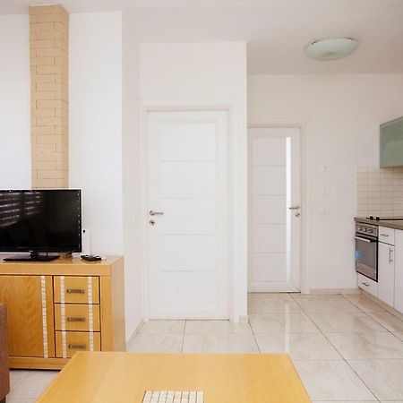 Apartments4You Dinara بات يام المظهر الخارجي الصورة