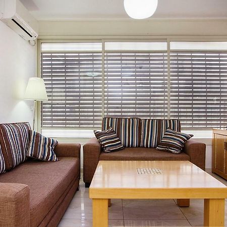 Apartments4You Dinara بات يام المظهر الخارجي الصورة