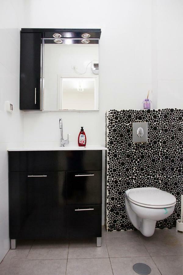Apartments4You Dinara بات يام المظهر الخارجي الصورة