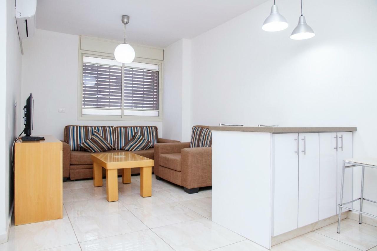 Apartments4You Dinara بات يام المظهر الخارجي الصورة
