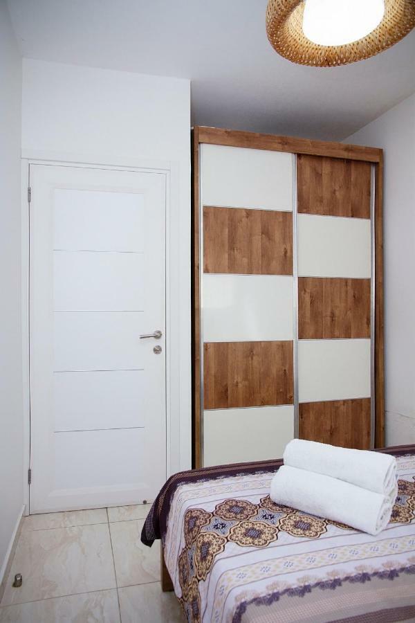 Apartments4You Dinara بات يام المظهر الخارجي الصورة