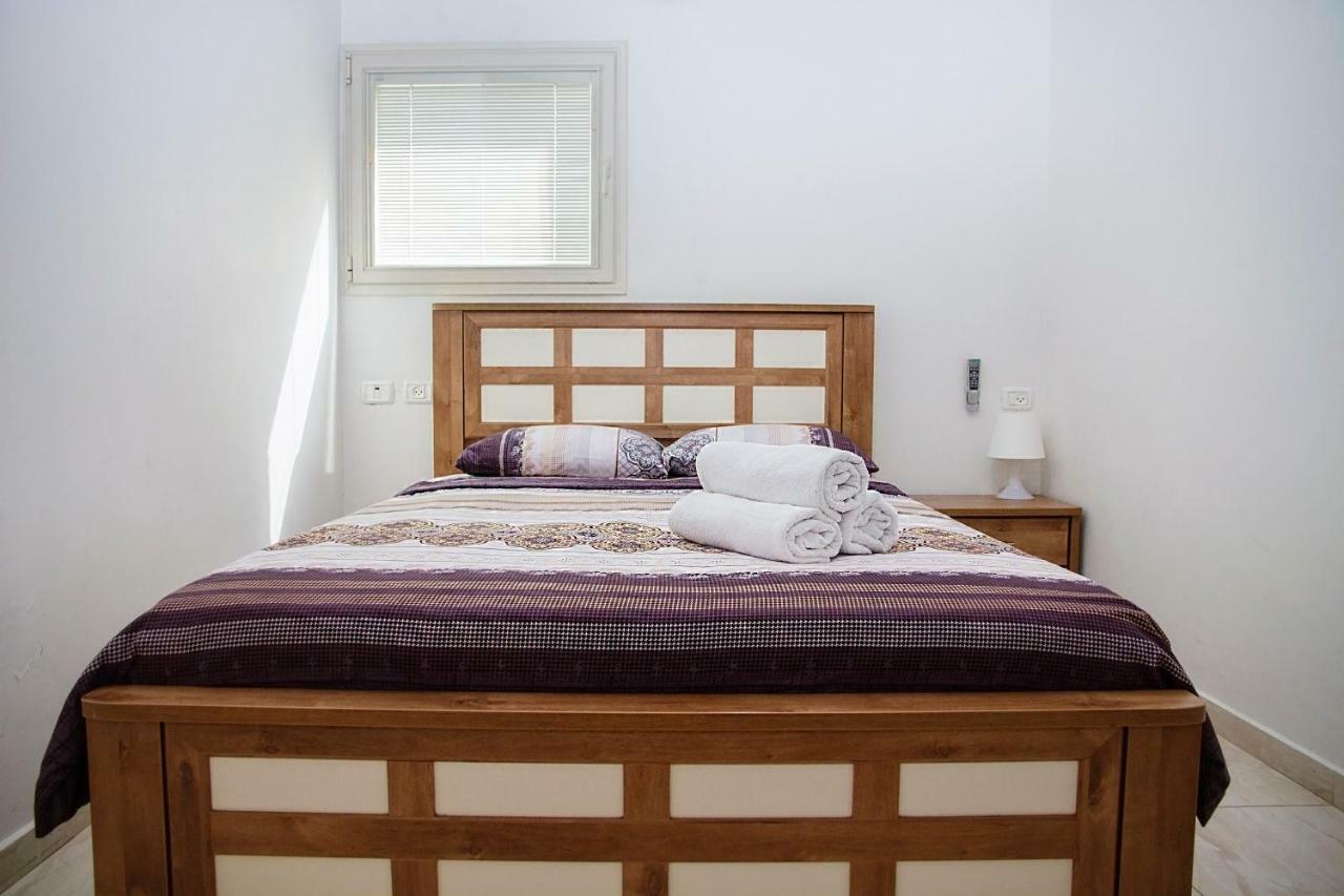 Apartments4You Dinara بات يام المظهر الخارجي الصورة
