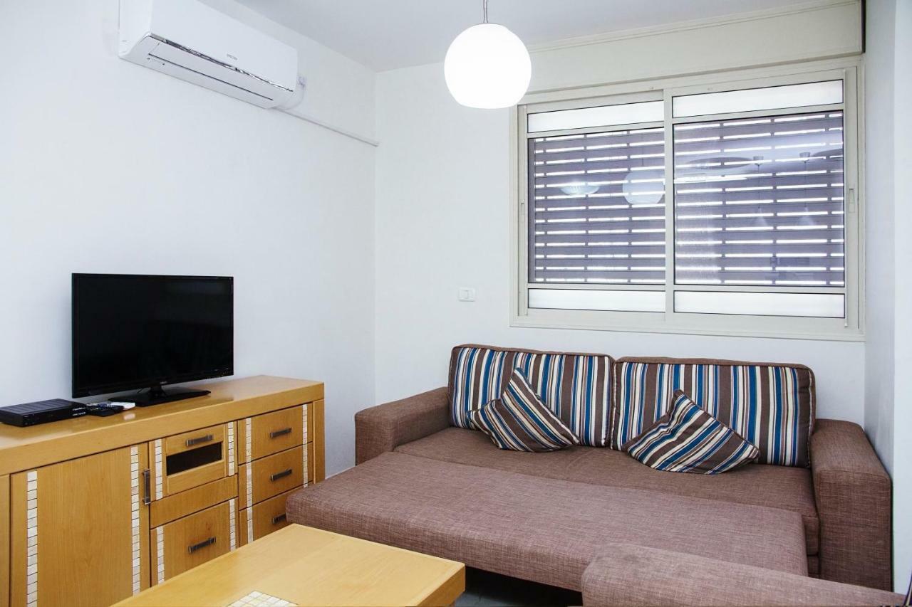 Apartments4You Dinara بات يام المظهر الخارجي الصورة