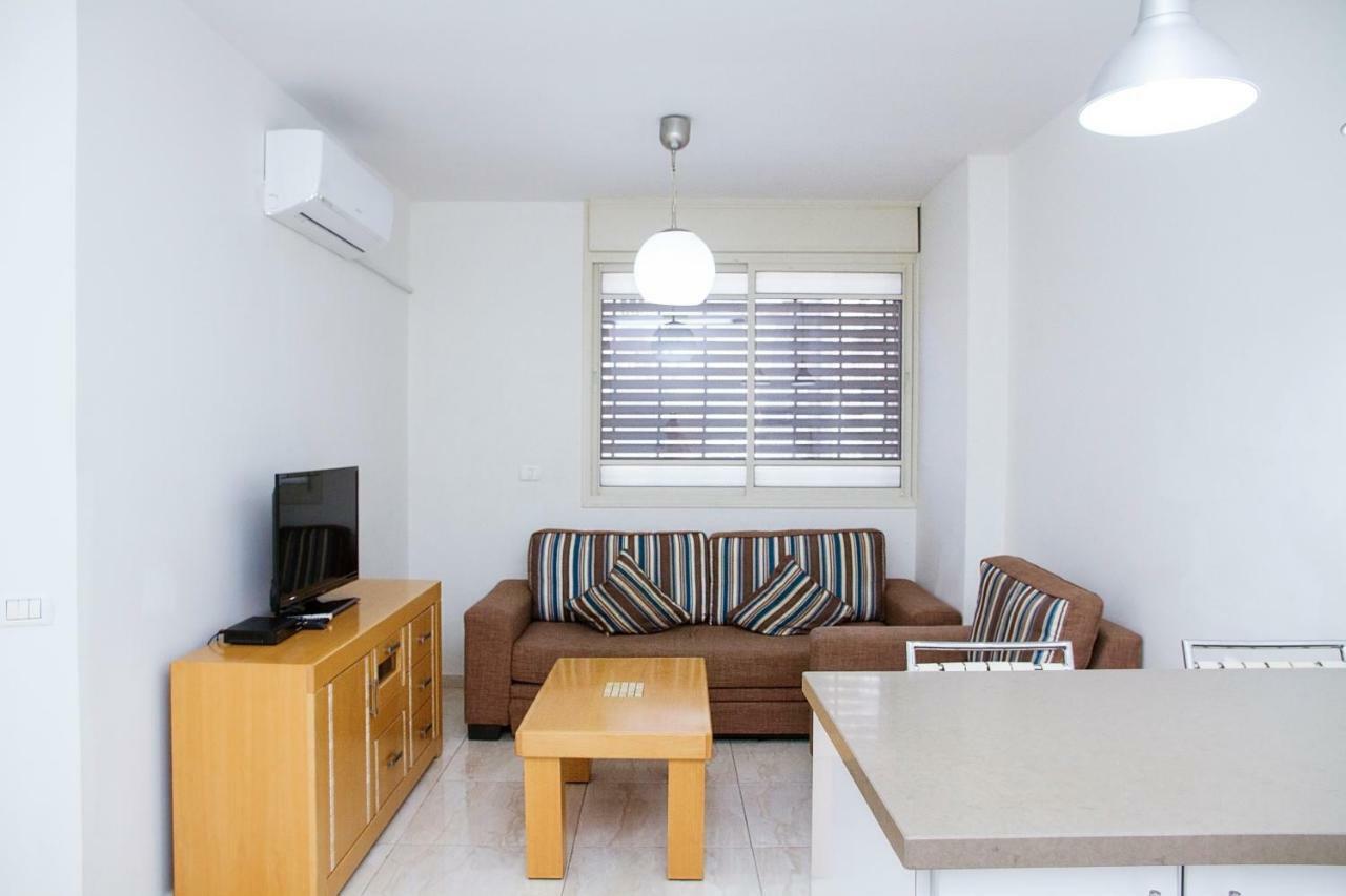 Apartments4You Dinara بات يام المظهر الخارجي الصورة